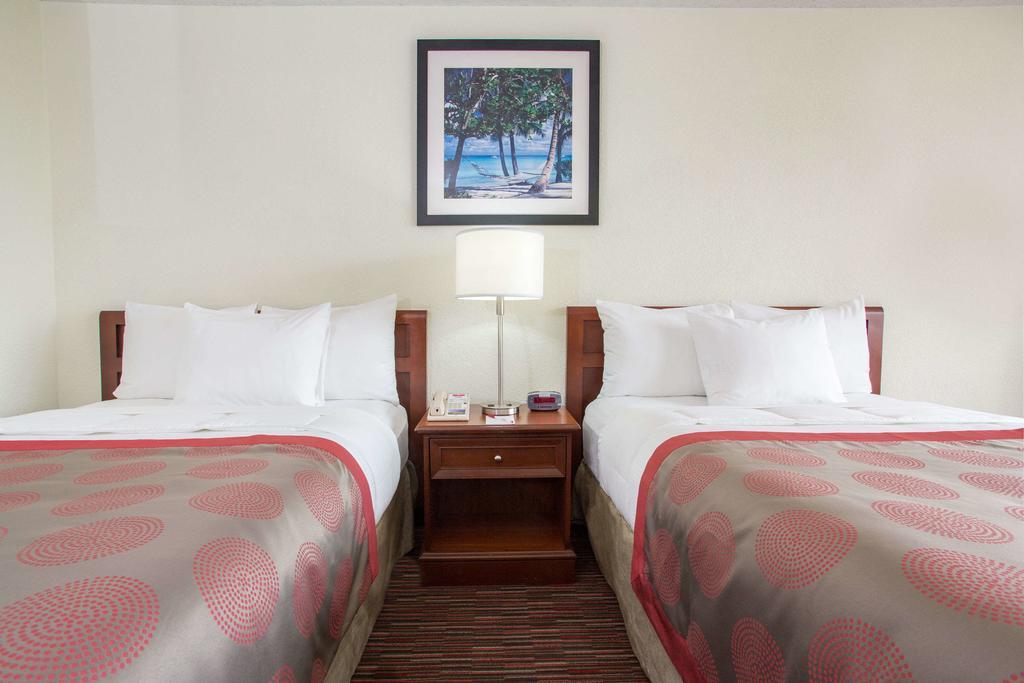 Ramada Miami Airport North Hotel Hialeah Buitenkant foto
