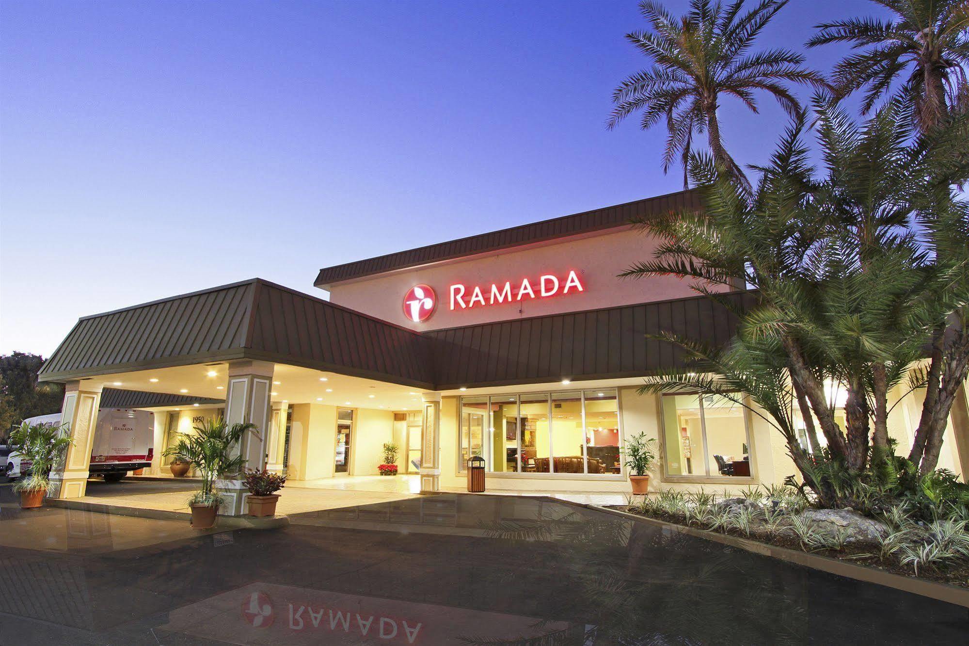 Ramada Miami Airport North Hotel Hialeah Buitenkant foto