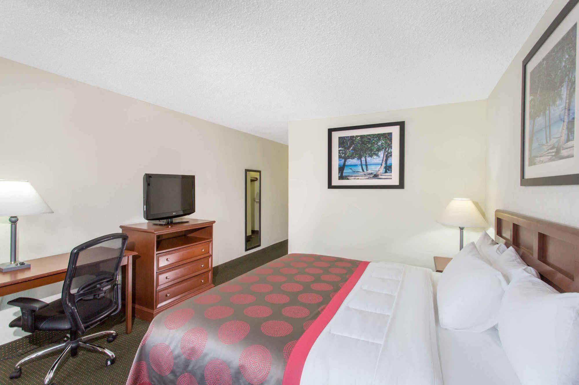 Ramada Miami Airport North Hotel Hialeah Buitenkant foto