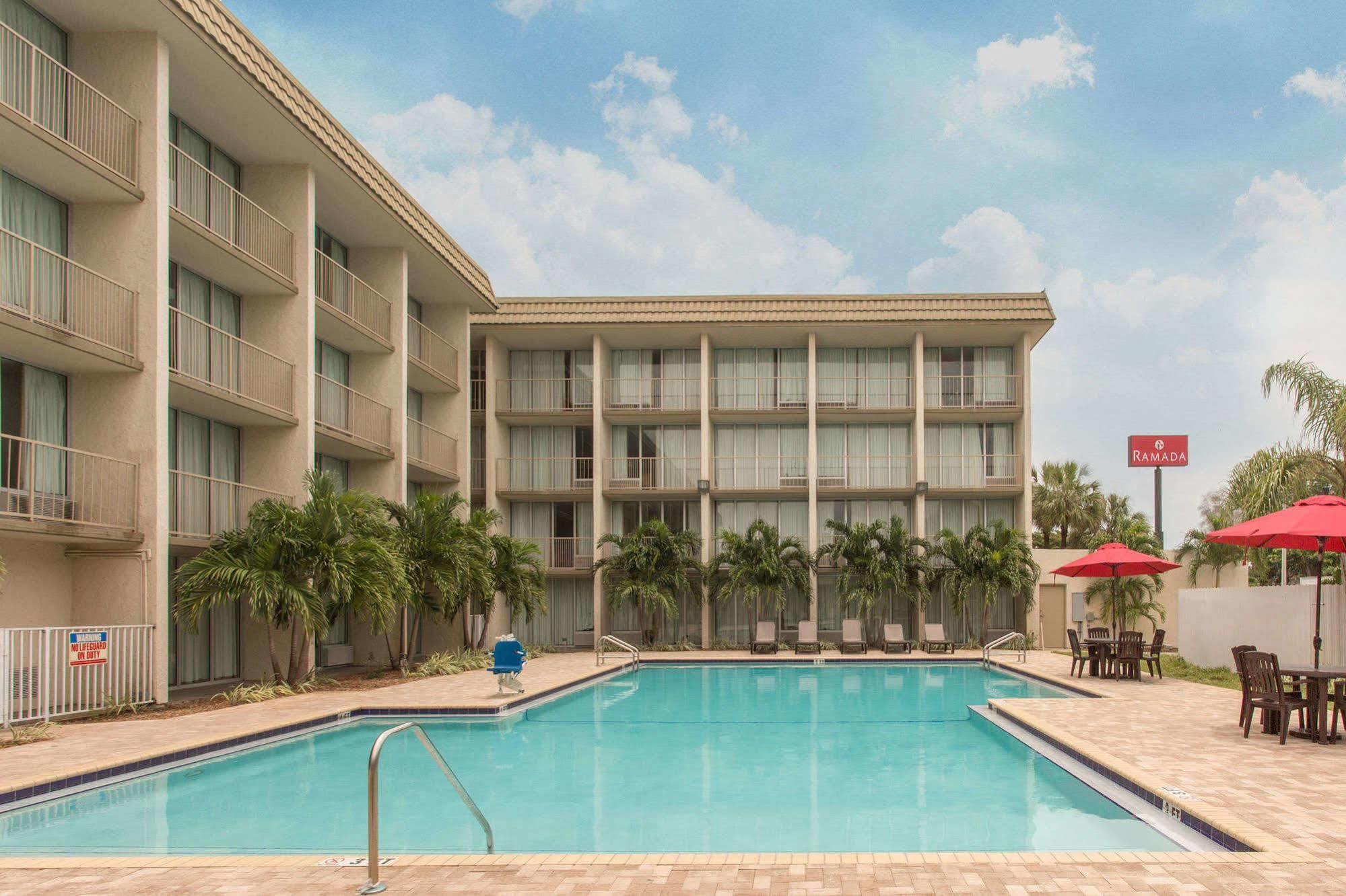 Ramada Miami Airport North Hotel Hialeah Buitenkant foto
